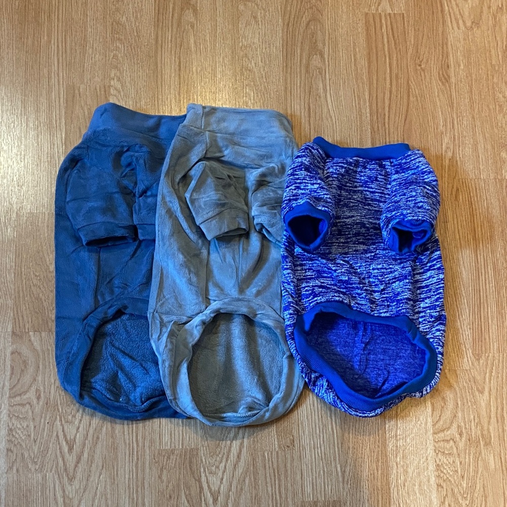 Three Dog Sweatshirts New Size XL